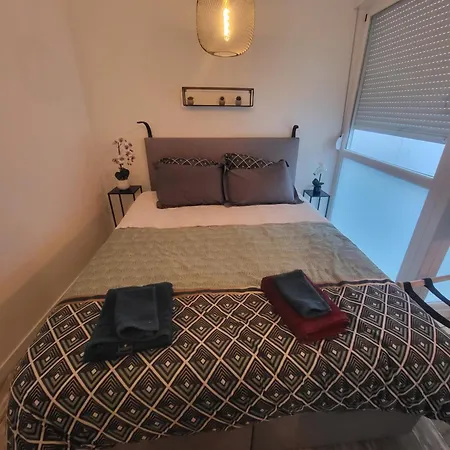 F2 Hypercentre Terrasse Talleyrand Apartment *
