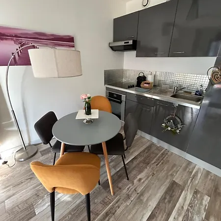 F2 Hypercentre Terrasse Talleyrand Apartament *